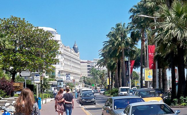 đi pháp nên mua gì về làm quà - cannes