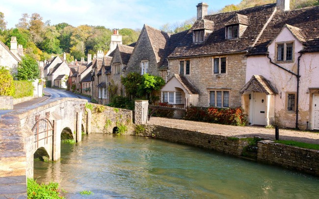 Cotswolds còn nổi tiếng với những ngôi làng nhỏ yên bình và quyến rũ