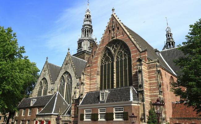 địa điểm du lịch ở amsterdam - nhà thờ oude kerk