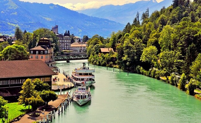 Interlaken mang một vẻ đẹp hài hòa giữa thiên nhiên và con người