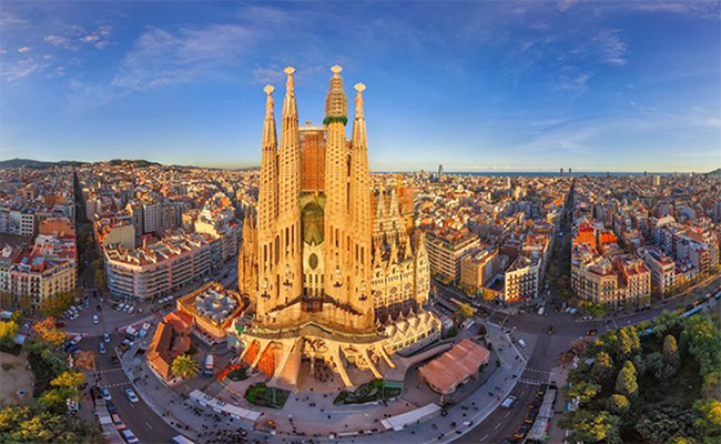 Nhà thờ Sagrada Familia kiệt tác nghệ thuật của Barcelona