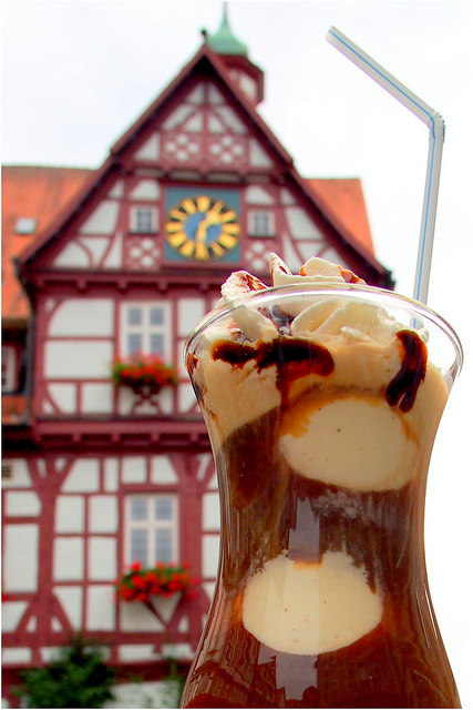 ca-phe-eiskaffee-du-lich-chau-au