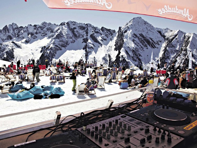 10-lua-chon-du-lich-ao-mayrfohen-snowbombing