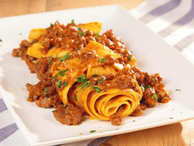 Món Pappardelle kèm sốt cinghiale là một trong những Đặc sản của ẩm thực Florence