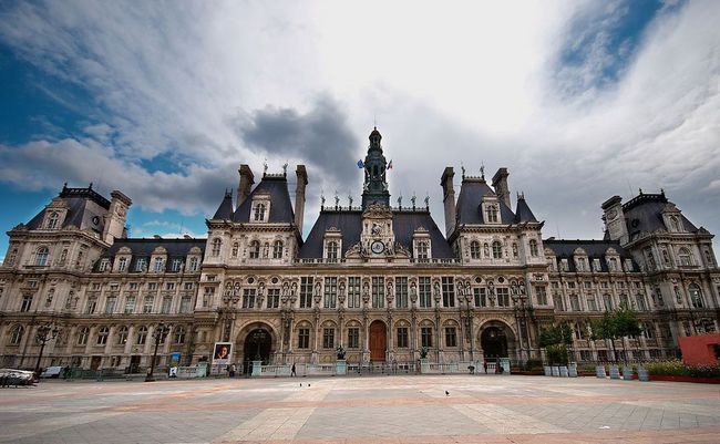 Hôtel de Ville, nơi thích hợp để ghé thăm vào ngày mưa paris