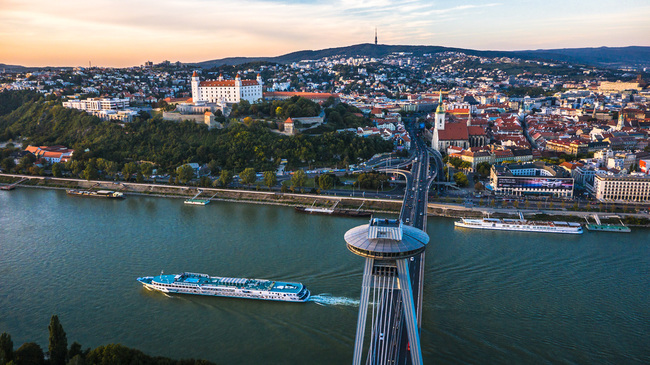 du lịch Bratislava - tháp UFO