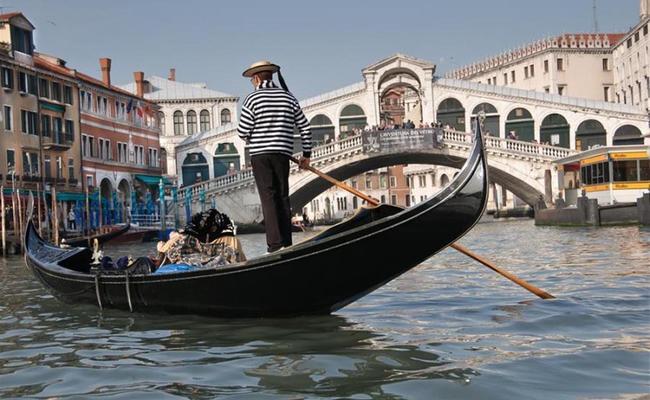 đất nước Ý - thuyền Gondola