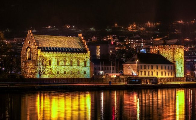 du lịch bergen - pháo đài bergenhus