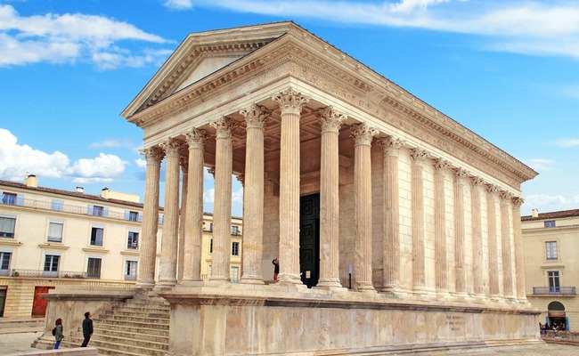 du lịch nimes - đền maison carree