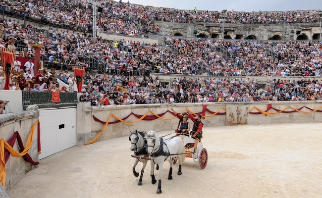 du lịch Nimes - lễ hội