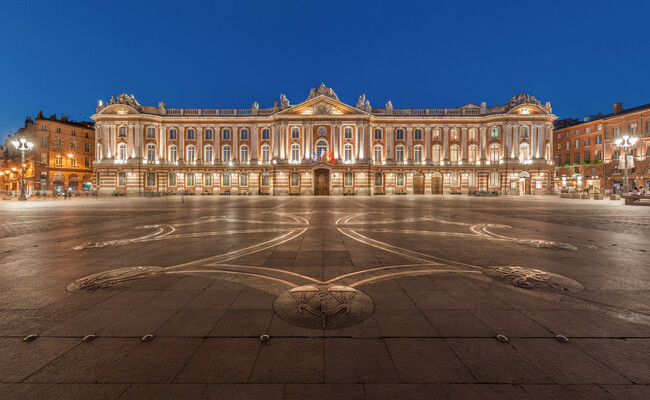 du lịch toulouse - quảng trường capitole