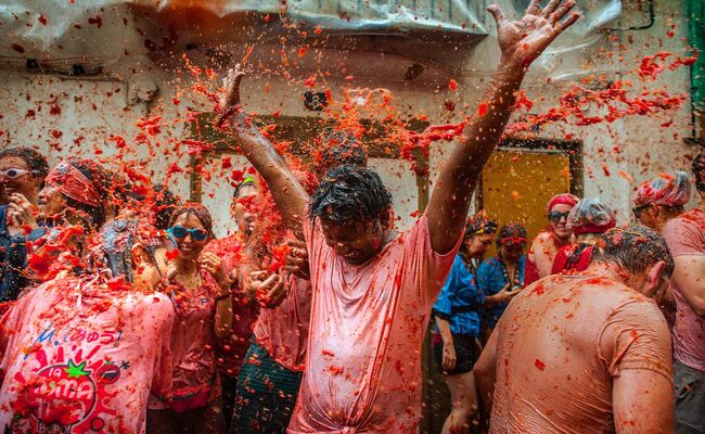 mùa hè ở châu âu - la tomatina