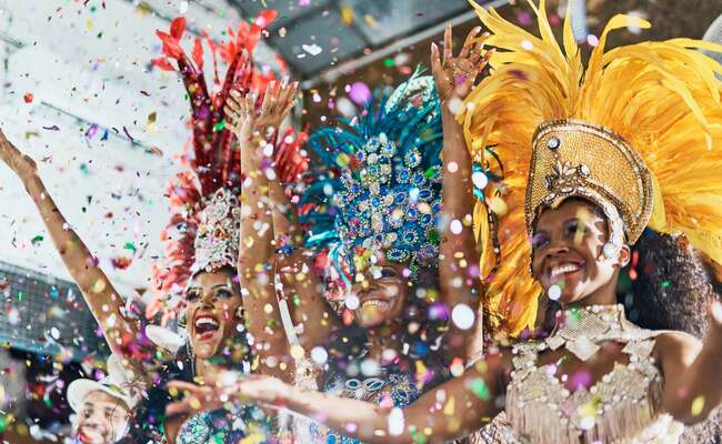 mùa hè ở châu âu - lễ hội Notting Hill Carnival