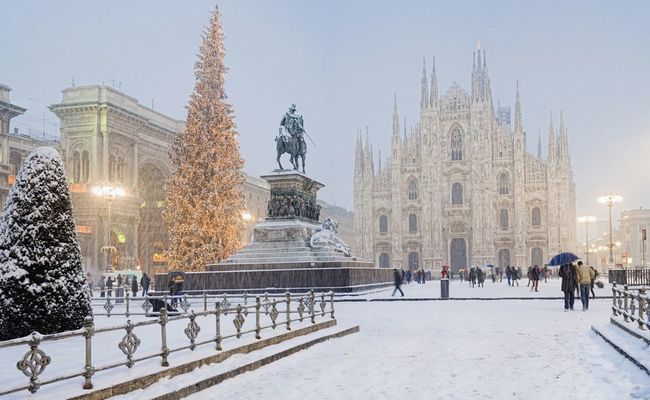 quảng trường piazza del duomo vào mùa đông