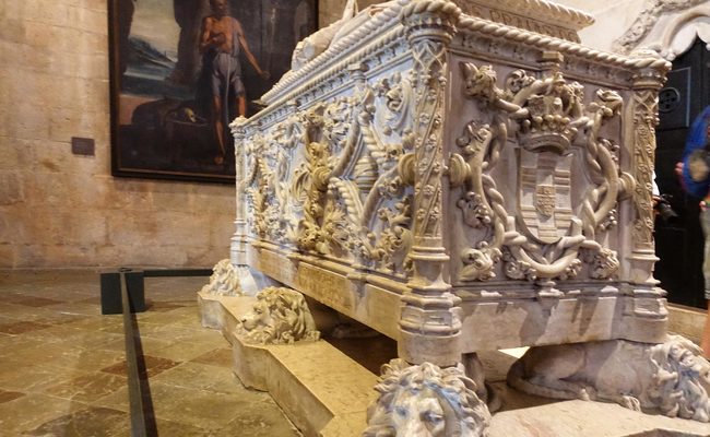 tu viện jeronimos - mộ của vasco da gama