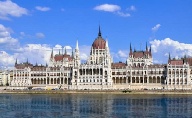 giờ mở cửa tòa nhà quốc hội hungary