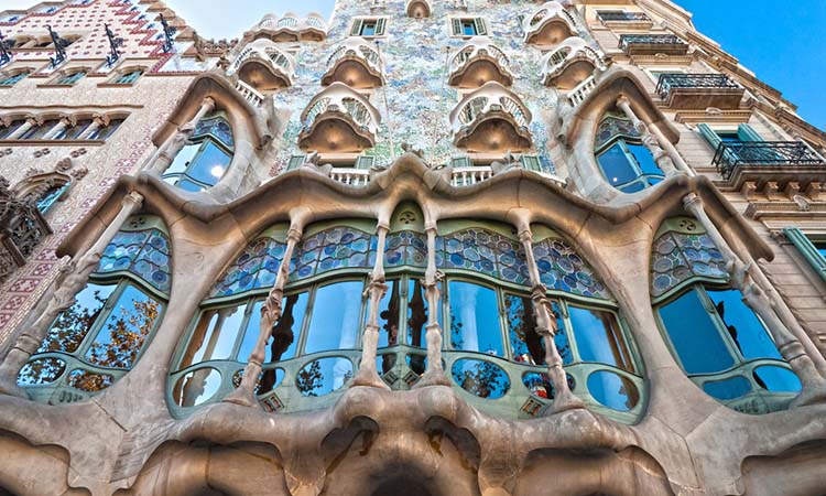 Vẻ đẹp kiến trúc mặt tiền của Casa Batllo