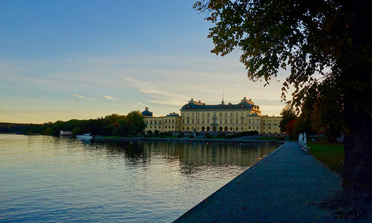 Cung điện Drottningholm lúc bình minh