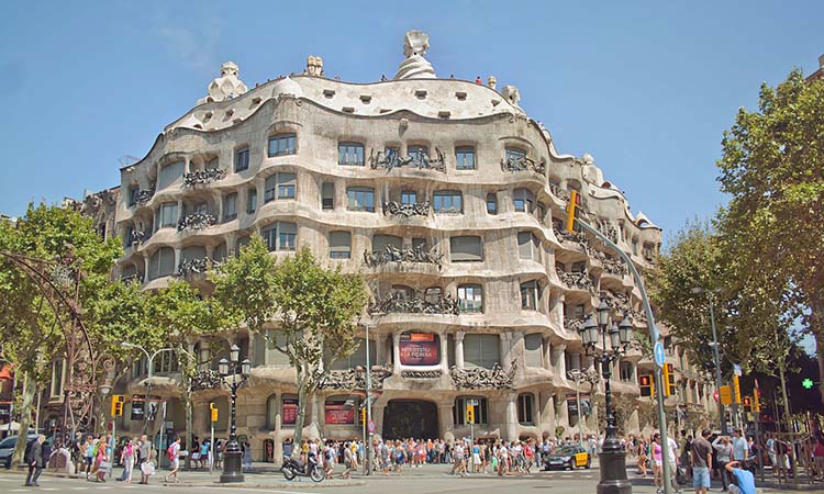 Giá vé vào cửa Casa Mila