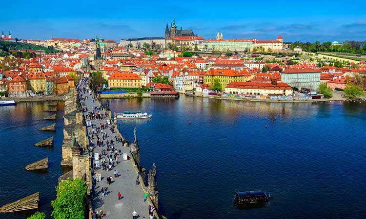 Ngắm cảnh Prague từ sông Vltava