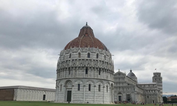 Nhà rửa tội Pisa