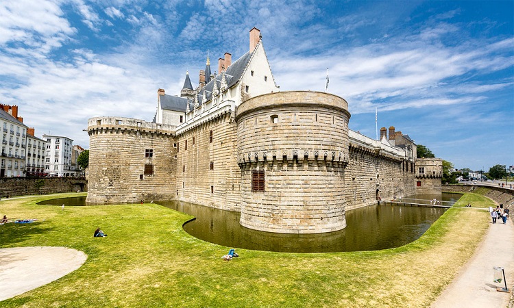 Lâu đài Chateau des Ducs de Bretagne