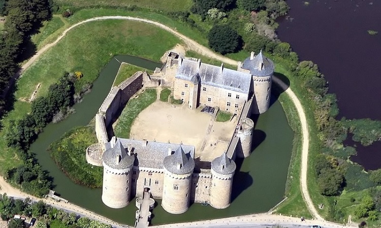 Lâu đài Chateau des Ducs de Bretagne nhìn từ trên cao